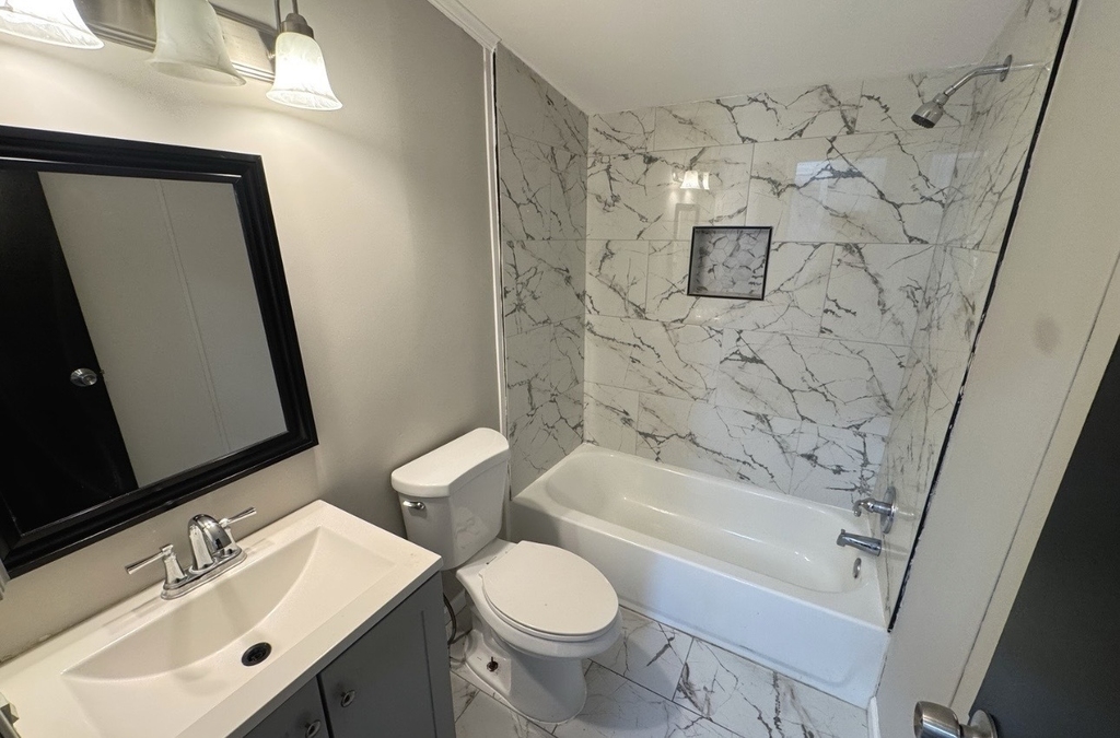 2215 Rush Street - Photo 11
