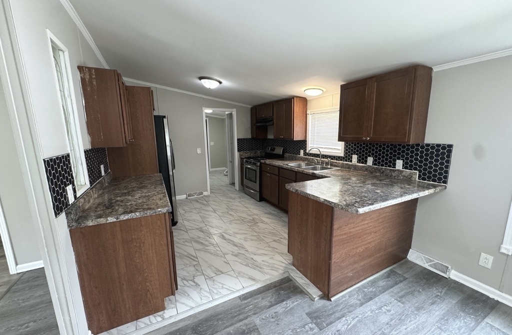 2215 Rush Street - Photo 3