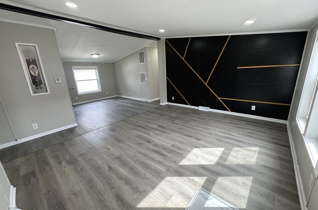 2215 Rush Street - Photo 1