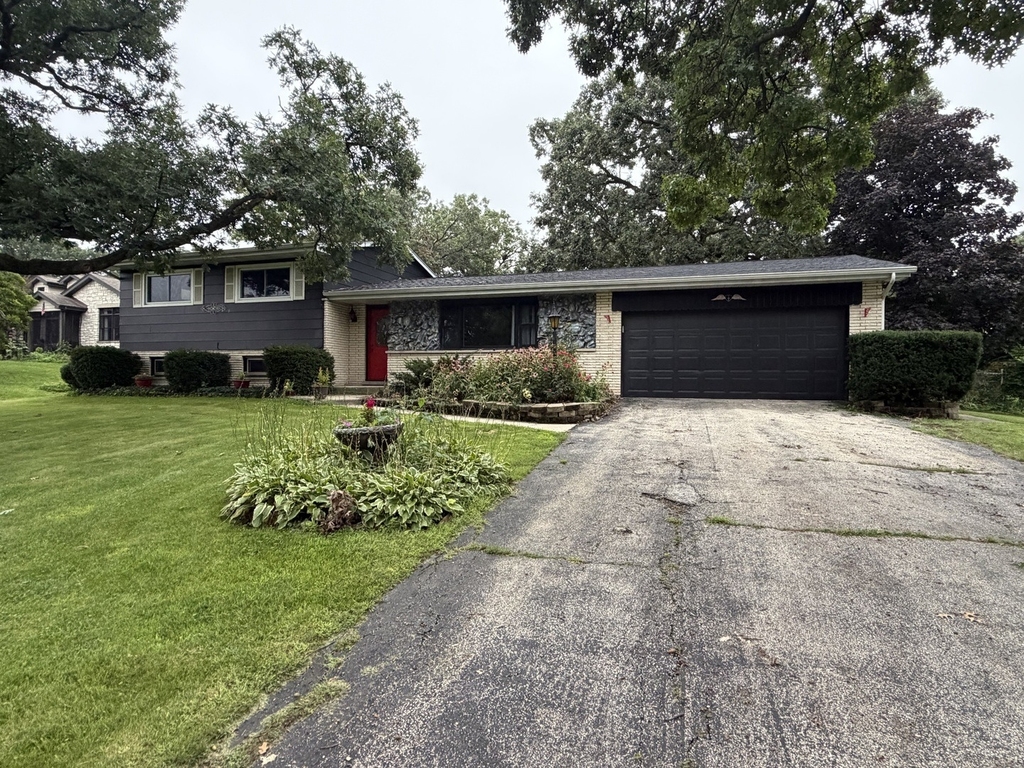 12838 Artesian Street - Photo 0
