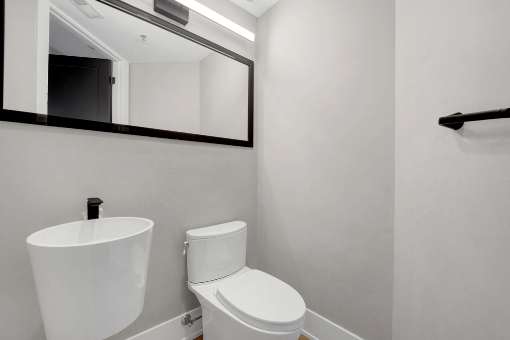 23 N Green Street - Photo 16