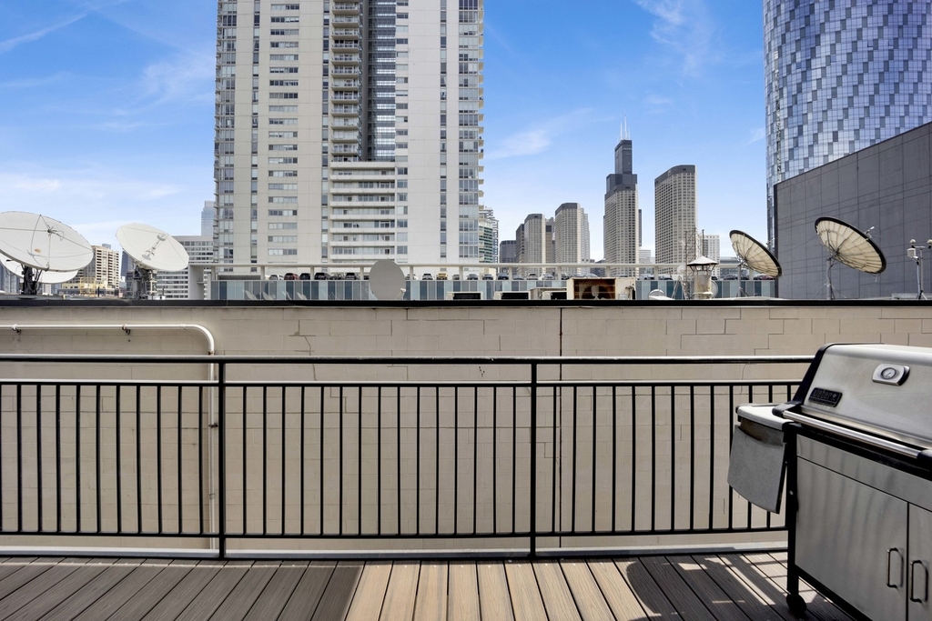 23 N Green Street - Photo 18