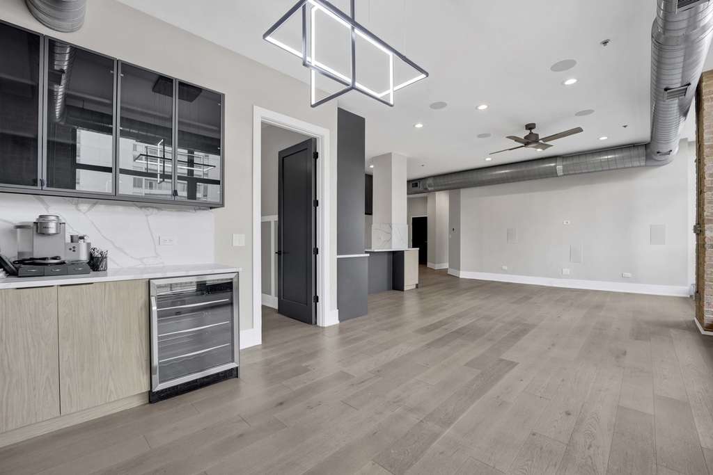 23 N Green Street - Photo 6