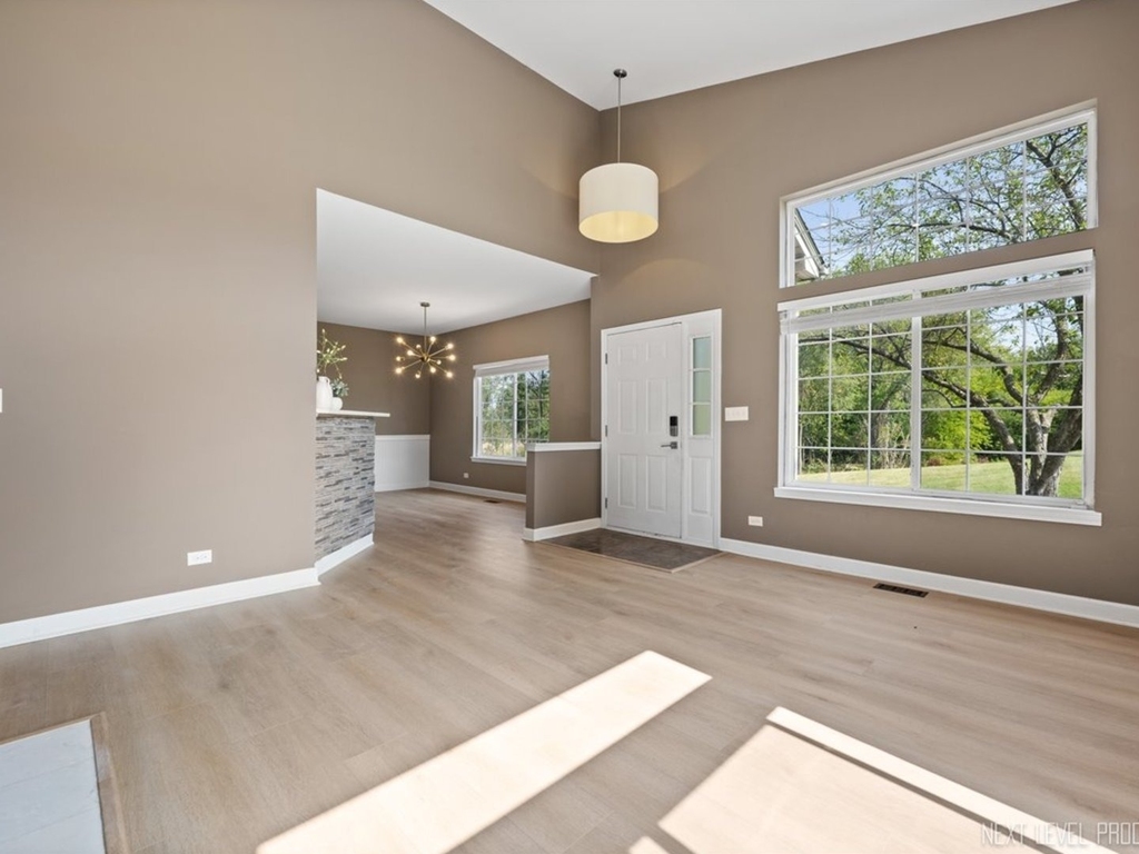 819 Asbury Drive - Photo 4