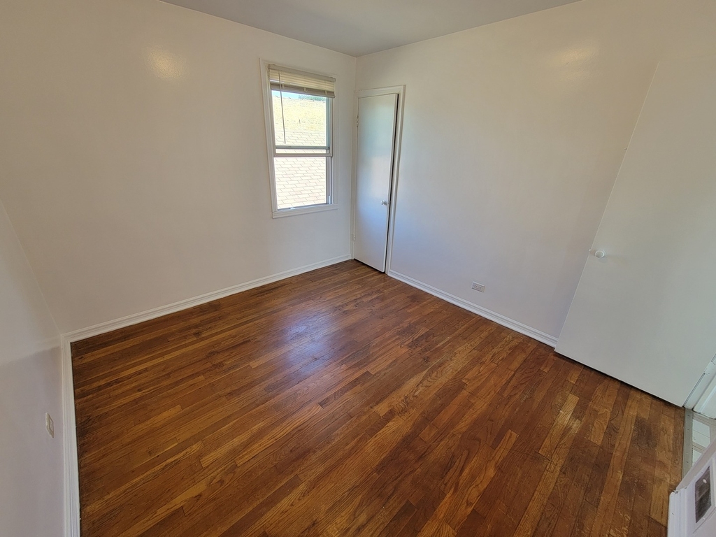 4048 N Marmora Avenue - Photo 13