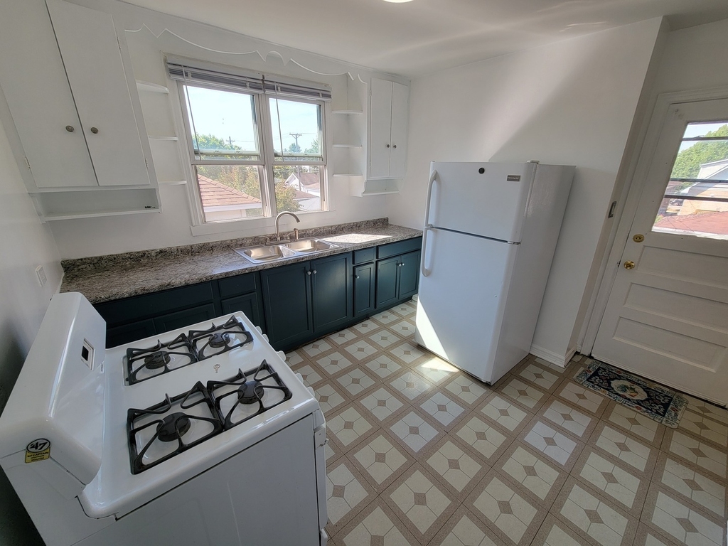 4048 N Marmora Avenue - Photo 9