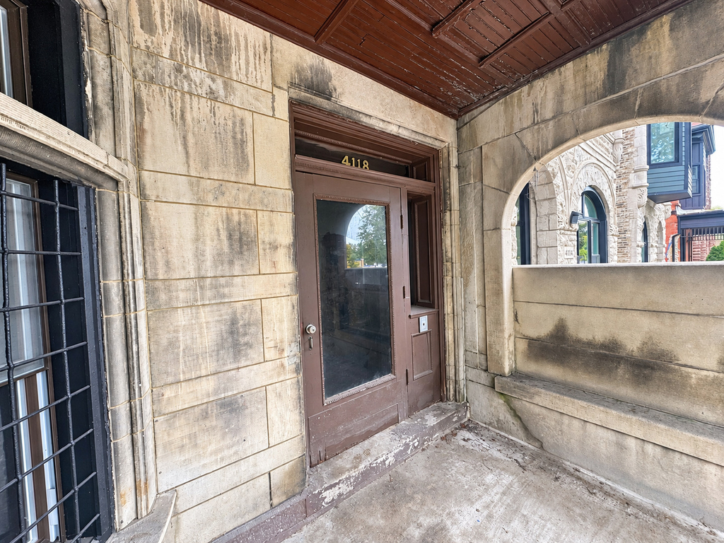 4118 S King Drive - Photo 2