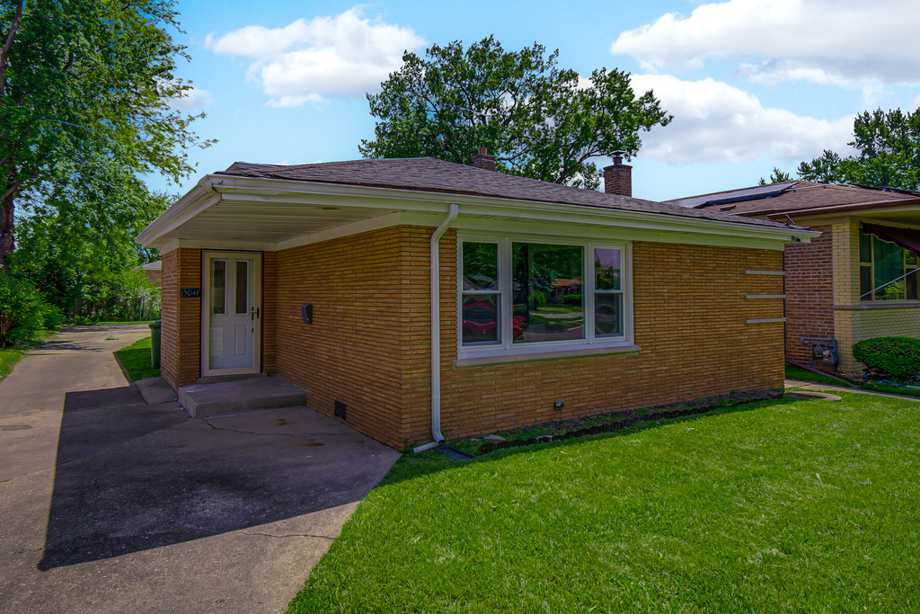 15041 Irving Avenue - Photo 0