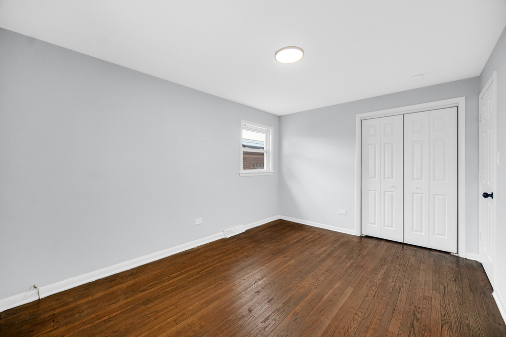 15041 Irving Avenue - Photo 7