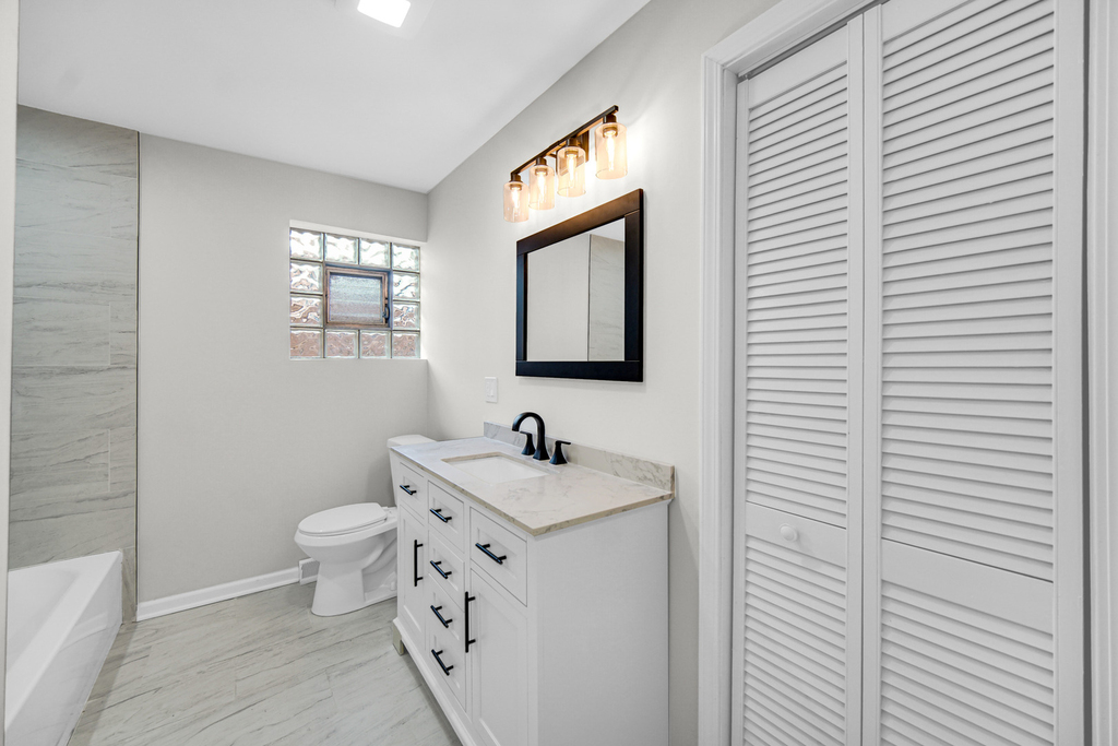 15041 Irving Avenue - Photo 8