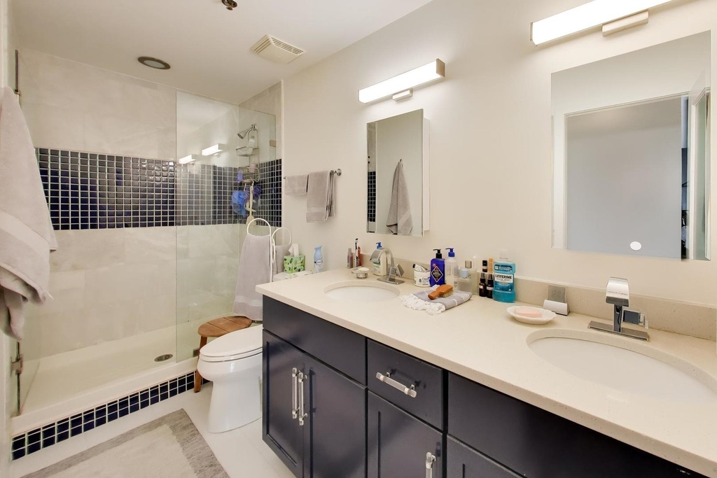 360 W Illinois Street - Photo 26