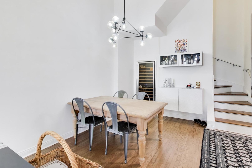 360 W Illinois Street - Photo 21