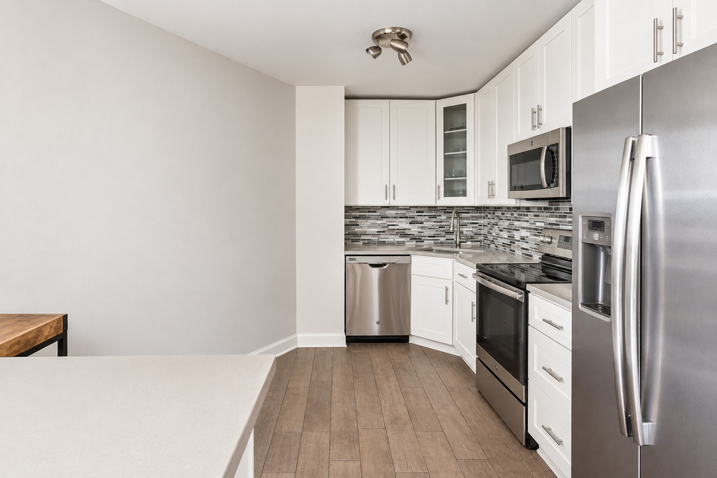 2626 N Lakeview Avenue - Photo 9