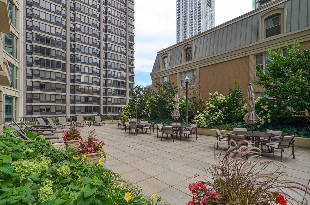 25 E Superior Street - Photo 45