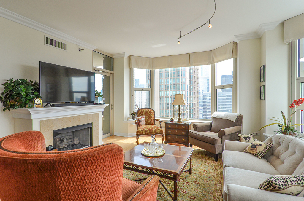 25 E Superior Street - Photo 3