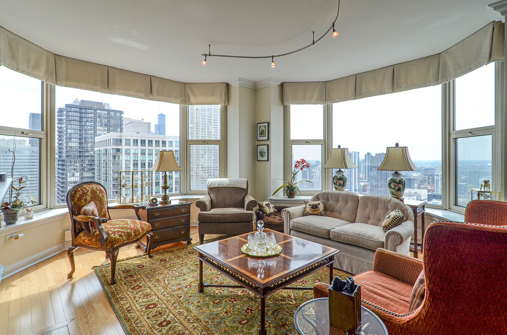 25 E Superior Street - Photo 2