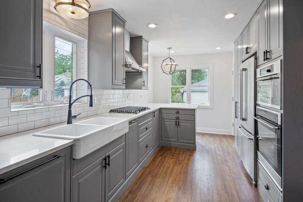 6114 N Lenox Avenue - Photo 1