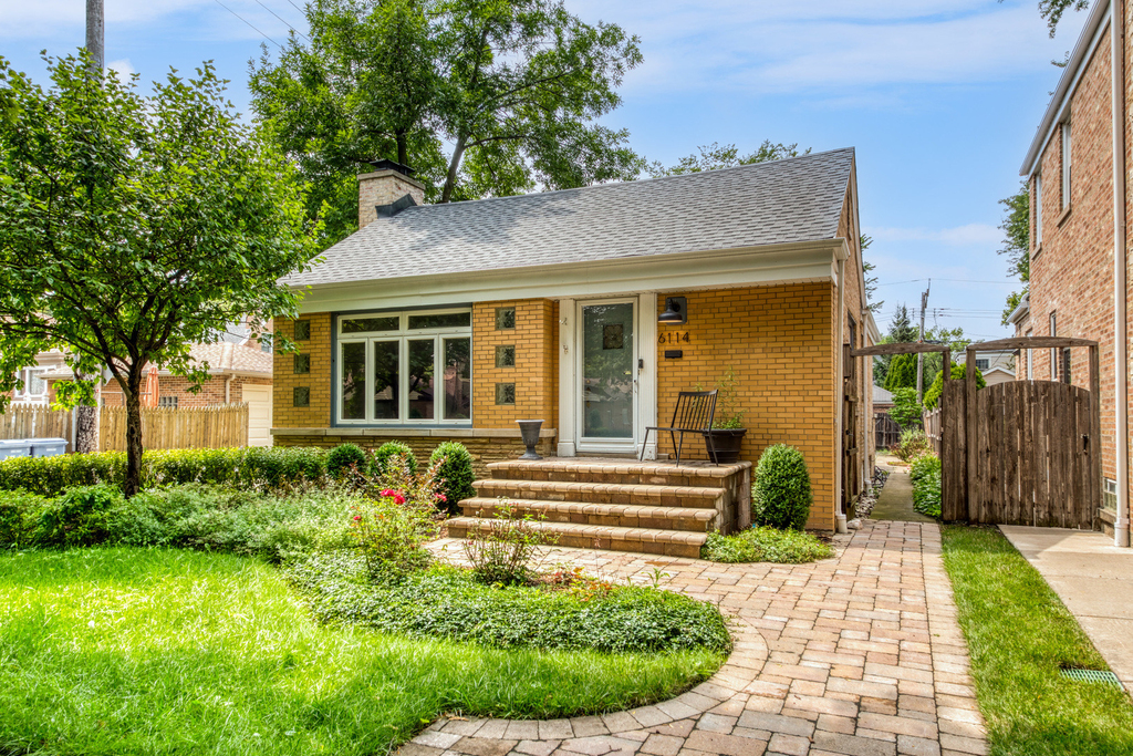 6114 N Lenox Avenue - Photo 0