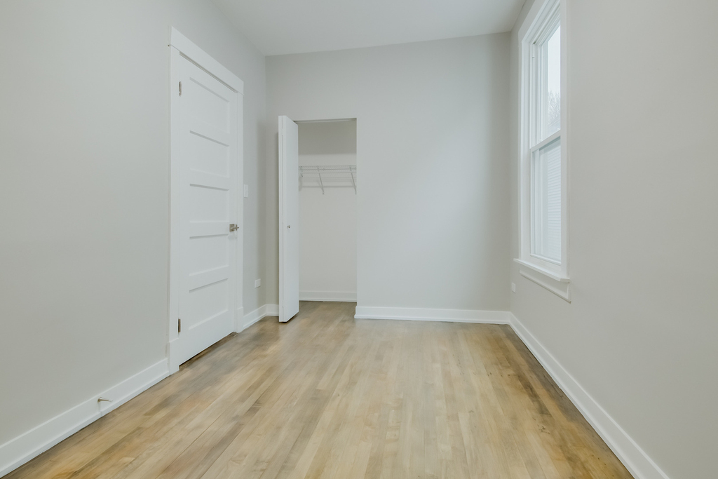 2842 N Avers Avenue - Photo 14