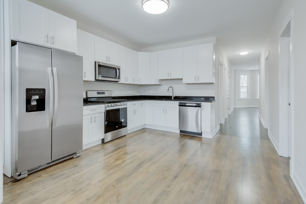 2842 N Avers Avenue - Photo 1