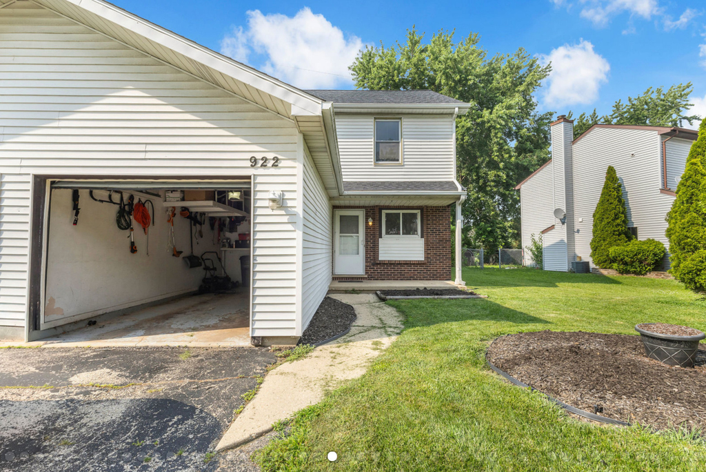 922 Autumn Lane - Photo 2