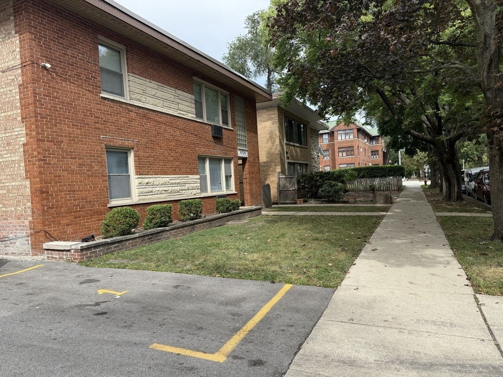 409 S Maple Avenue - Photo 2