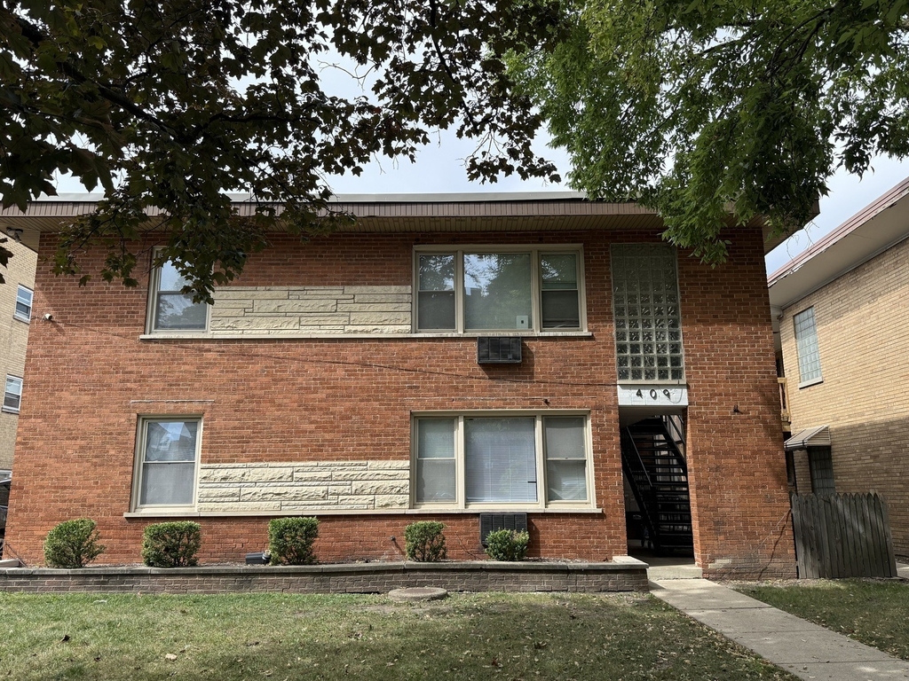 409 S Maple Avenue - Photo 1
