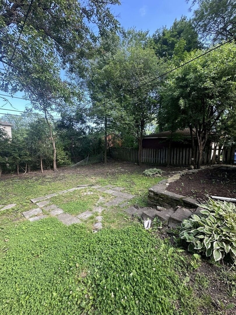18549 Dundee Avenue - Photo 2