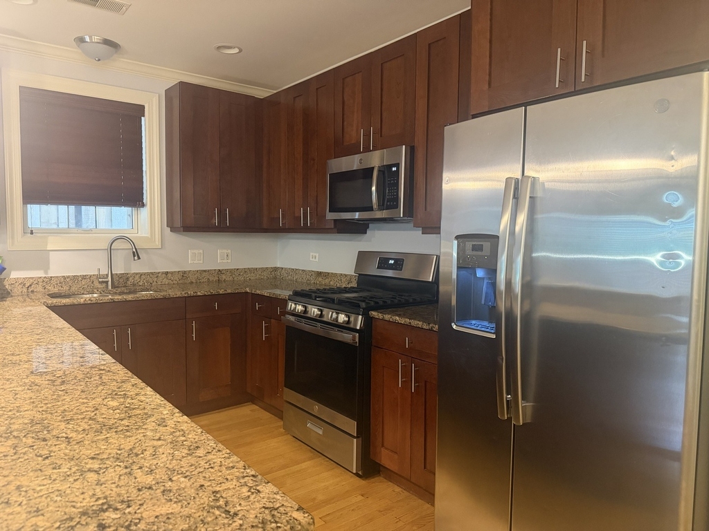 4332 N Ashland Avenue - Photo 2