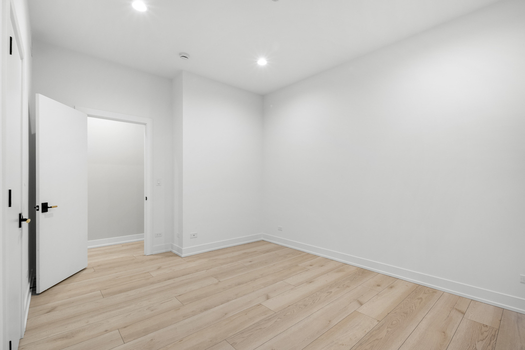 1331 W Taylor Street - Photo 4