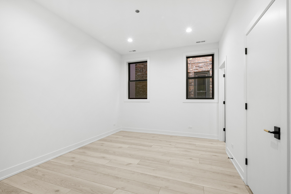 1331 W Taylor Street - Photo 2