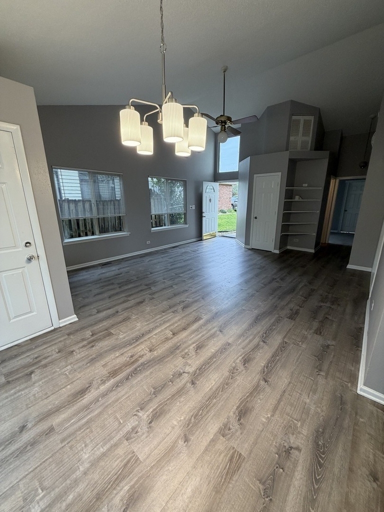 1009 Pheasant Run Lane - Photo 7