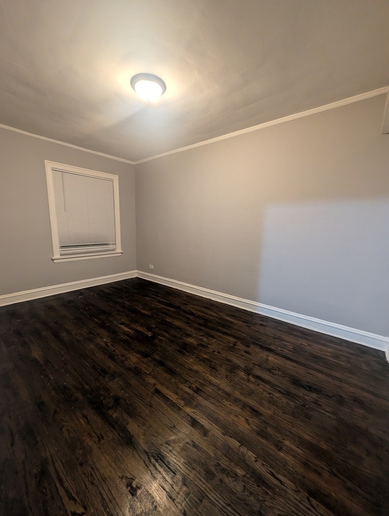 1020 W 68th Street - Photo 1