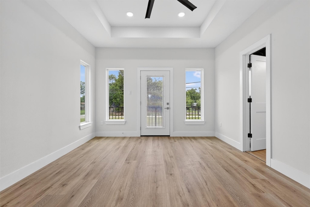 1071 Ferguson Way - Photo 32