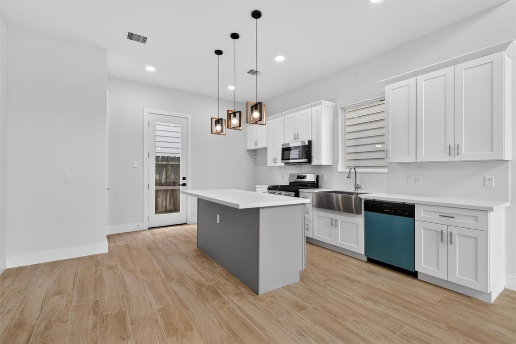 1071 Ferguson Way - Photo 16