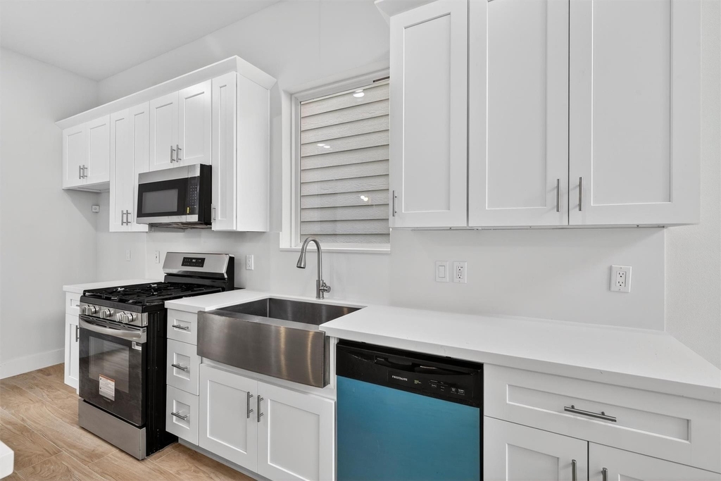 1071 Ferguson Way - Photo 21