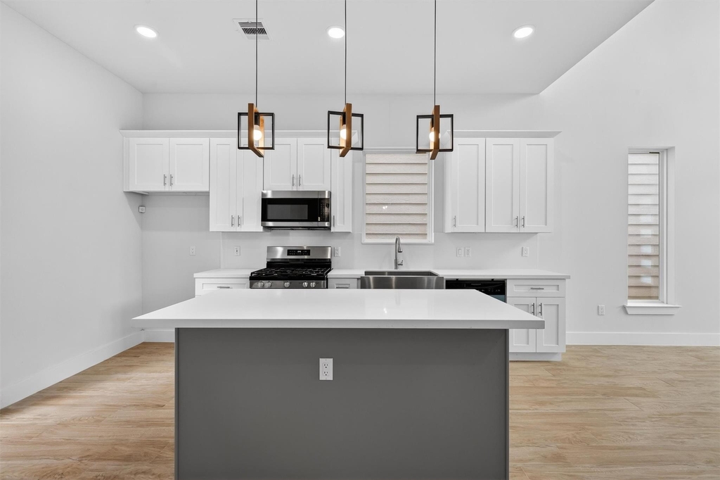 1071 Ferguson Way - Photo 18