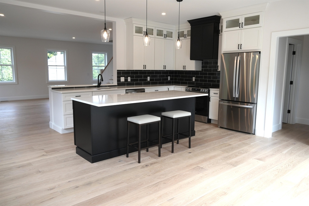 48 Main - Photo 2