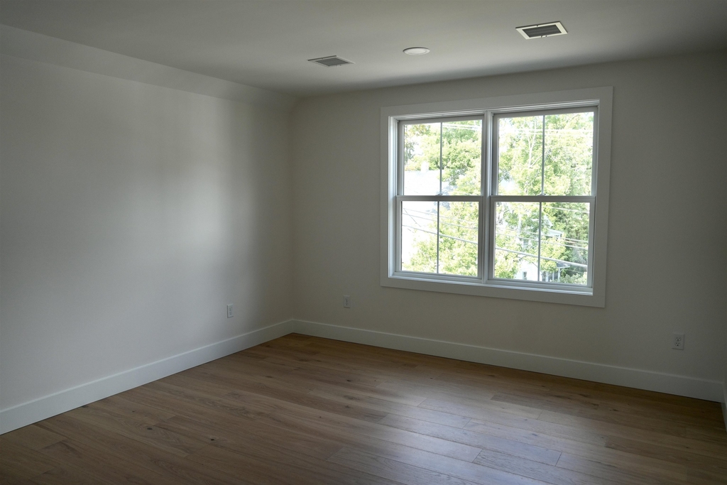 48 Main - Photo 17