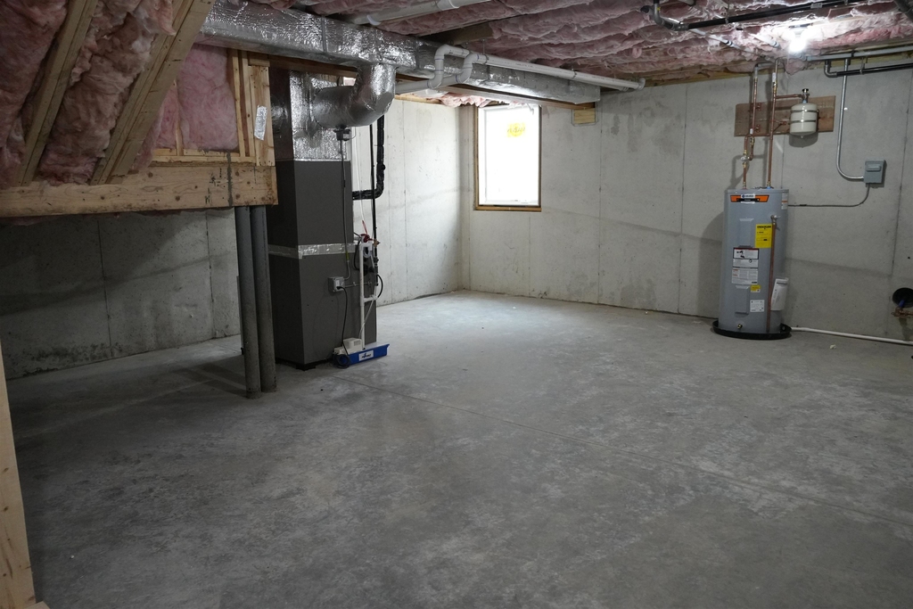48 Main - Photo 33
