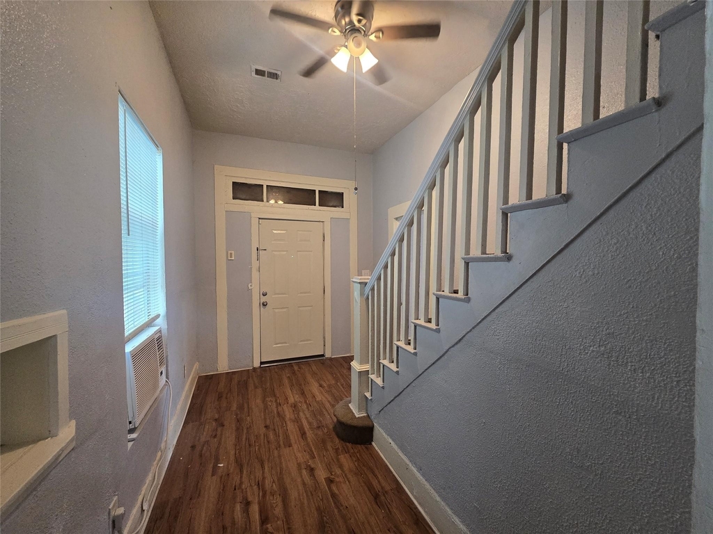 3523 Winnie Street - Photo 1