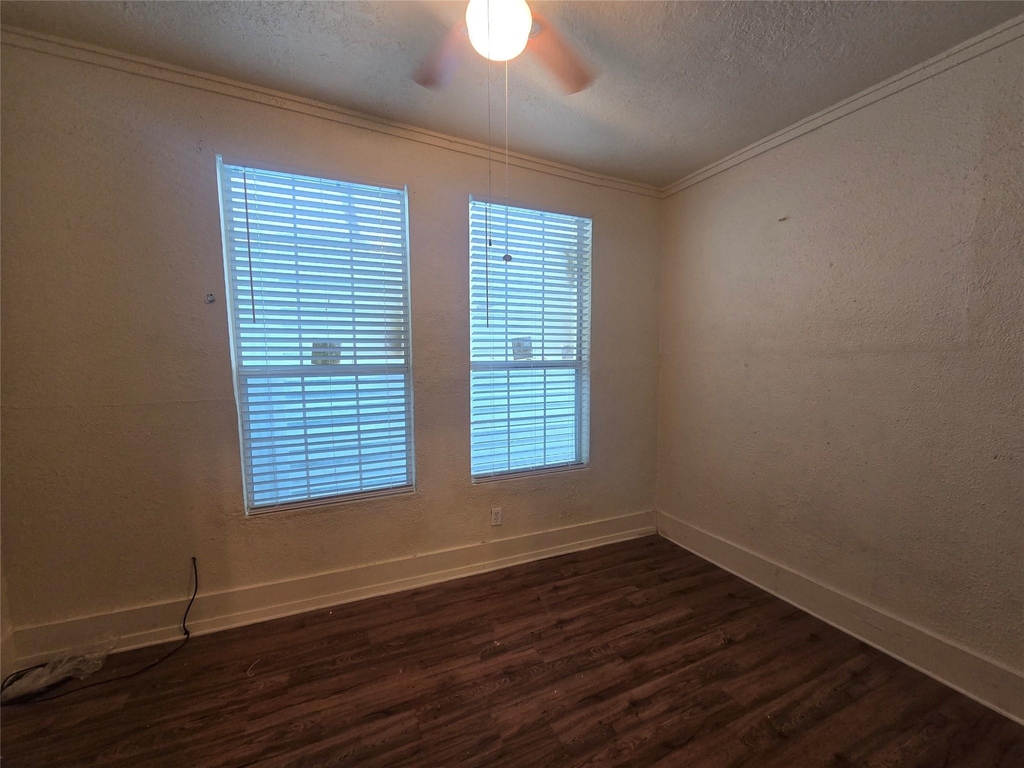 3523 Winnie Street - Photo 5
