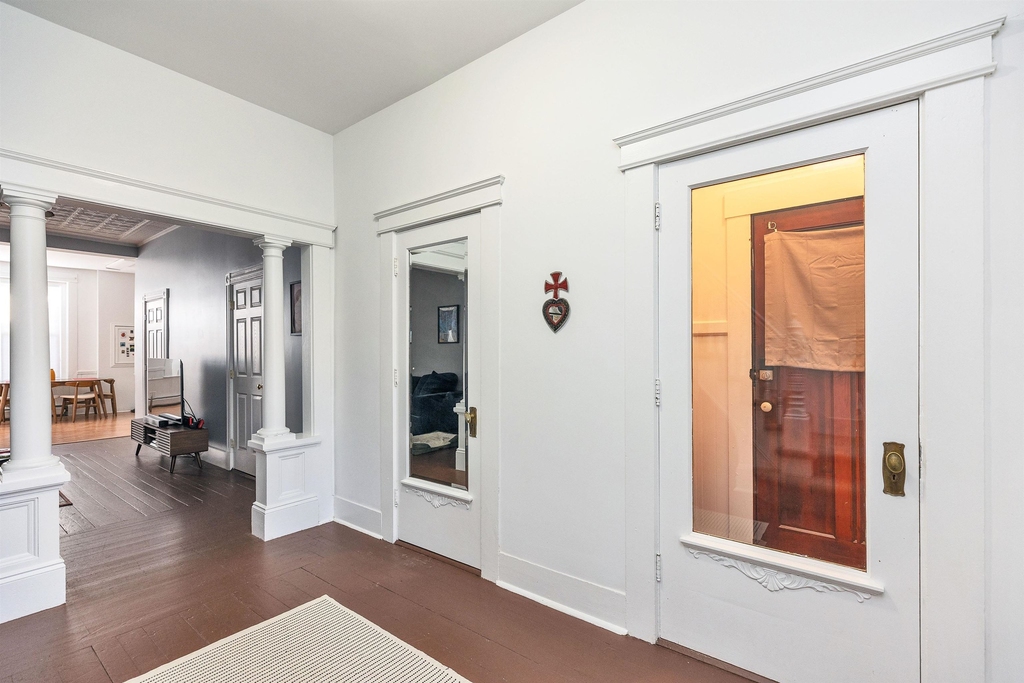 133 Main - Photo 3