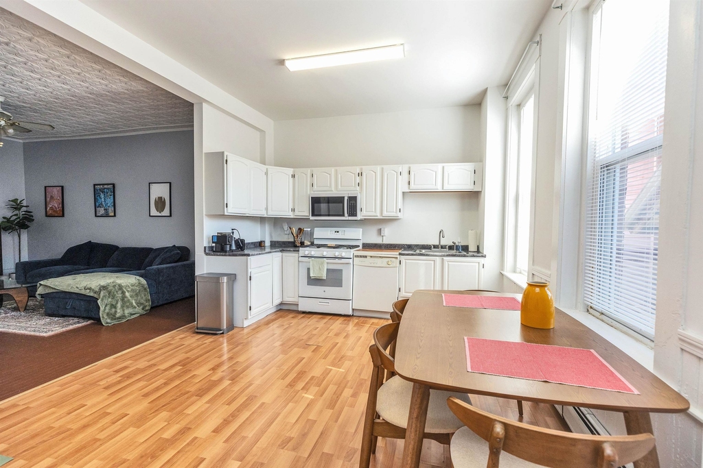 133 Main - Photo 12