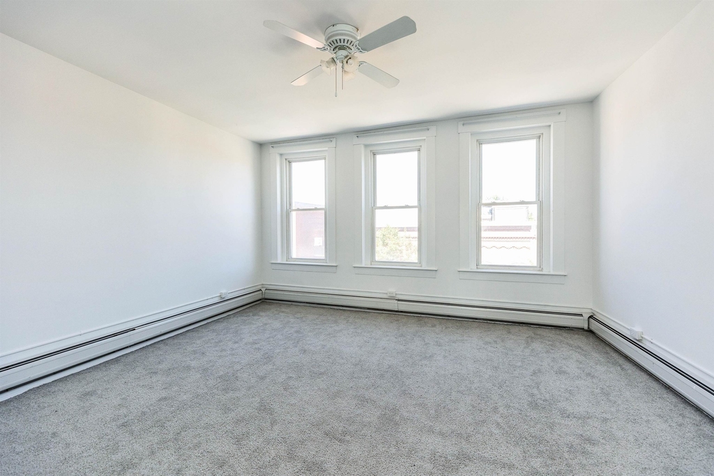 133 Main - Photo 26