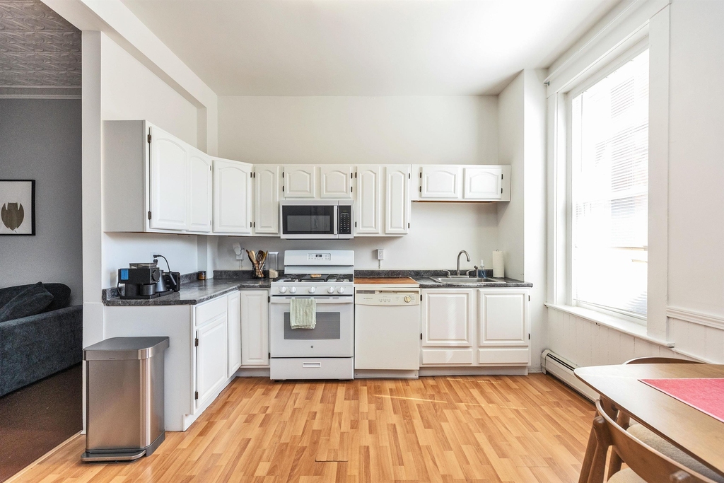 133 Main - Photo 14