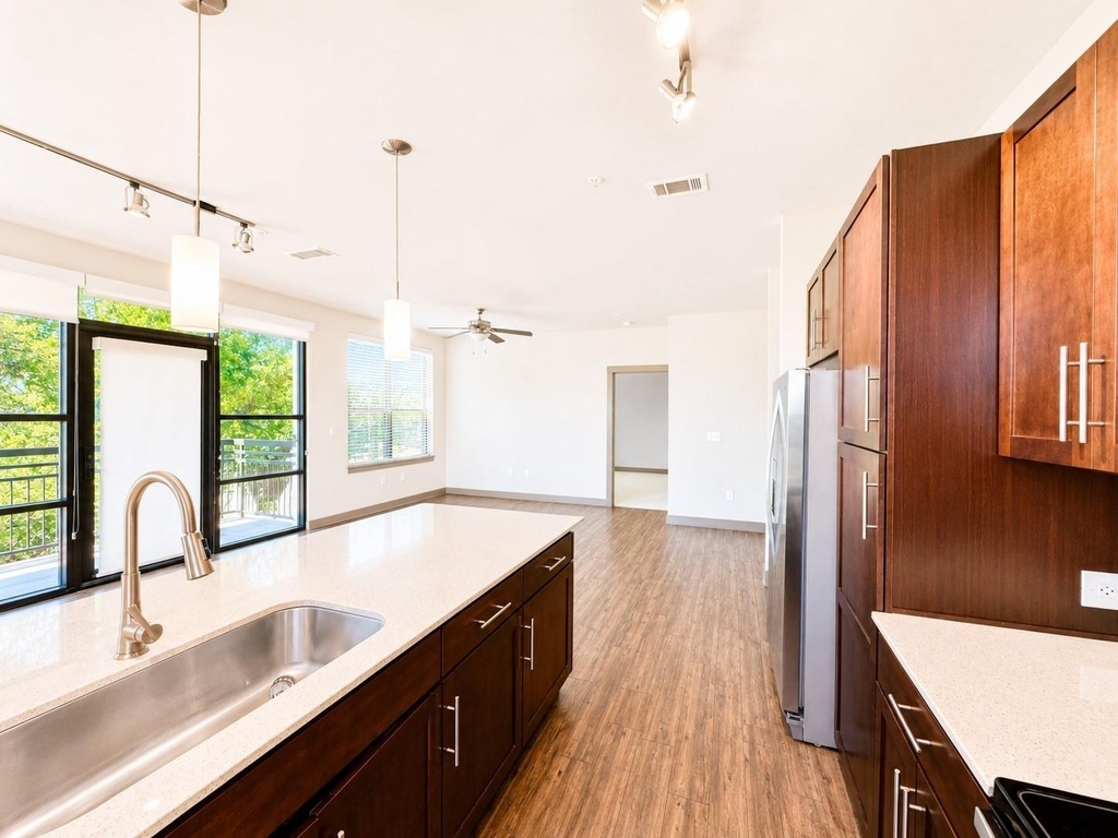 2910 Milam St Street - Photo 2