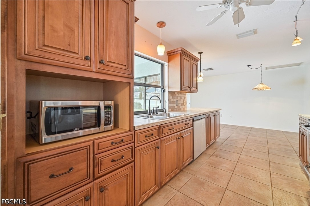 634 Se 32nd Street - Photo 4