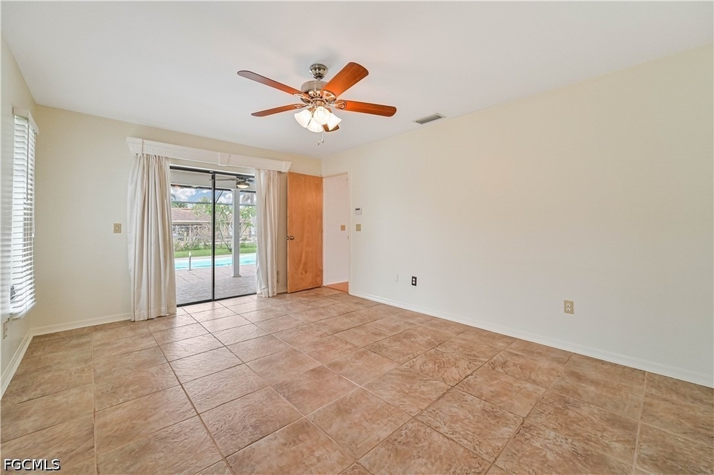 634 Se 32nd Street - Photo 13