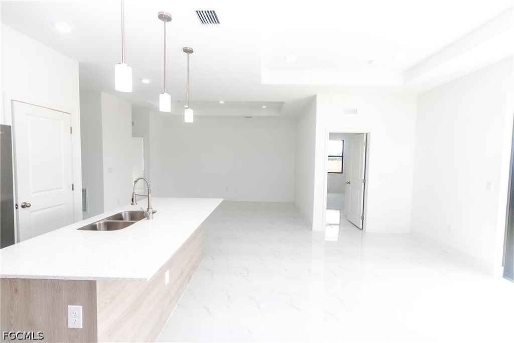 731 Bering Avenue S - Photo 4
